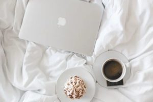 apple laptop